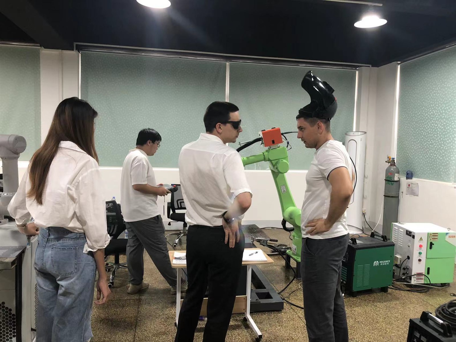 2e1280f38cb329132db363ea67025e4